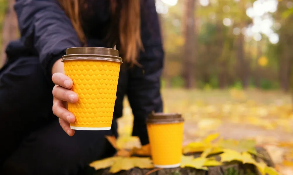 the benefits of embossing takeaway coffee cups1